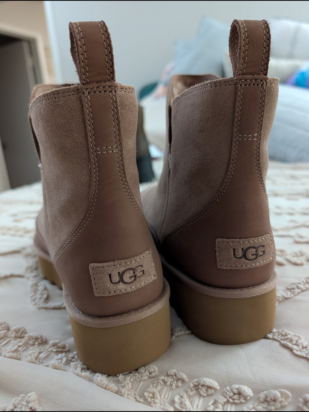 UGG Suede Platform Ankle boots - Picture 3 of 5